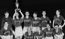 Giải vô địch châu Âu đầu tiên diễn ra vào năm nào?