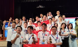 Đoàn Việt Nam thắng lớn trong cuộc thi Toán quốc tế InIMC
