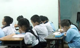 Lịch học kín mít của học sinh lớp 1 gây ‘choáng'