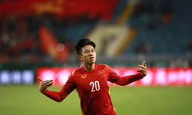 Video - Phan Văn Đức hội quân, thầy Park Hang-seo đón khách quý