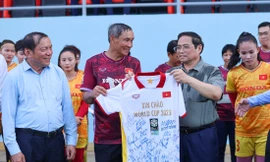 ‘Tới World Cup, những cô gái kim cương hãy phát huy phẩm chất người Việt’