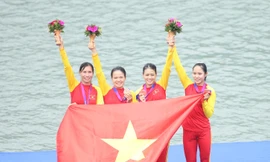 Rowing giành 'cú đúp' HCĐ tại Asiad 19 trong sáng 25/9