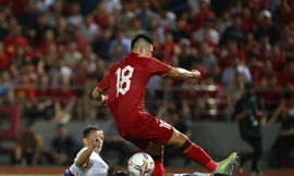 Vượt qua Hồng Kông (Trung Quốc) 1-0, ĐTVN có chiến thắng đầu tiên cùng HLV Troussier