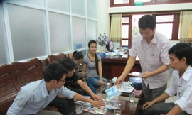 Thành viên CLB sinh viên mồ côi Ảnh: Quang Long