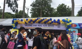 Điểm nhấn giáo dục: Sĩ tử phẫn nộ khi nhận tin nhắn chê điểm thấp từ một trường đại học