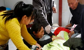 Hiệu trưởng dùng thuốc chuột đầu độc 2 bé gái