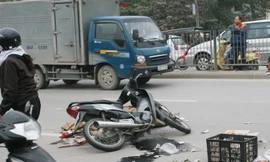 Hai vợ chồng thương vong vì bị xe trộn bê tông đâm