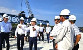 Cao tốc Bến Lức - Long Thành: 'Vượt nắng, thắng mưa', quyết tâm thông xe kỹ thuật tuyến chính phía Đông trong năm 2024