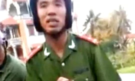 Tác phong không đúng mực của một công an