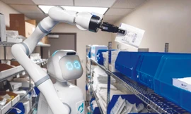 Robot cấp phát thuốc được sử dụng rộng rãi trong các bệnh viện tại Dubai 