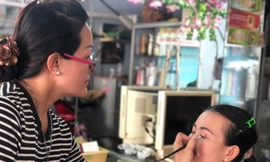 Người mẫu mặt tuy luôn đắt khách thuê nhưng nhiều nguy cơ bị dị ứng da. Ảnh: U.P 