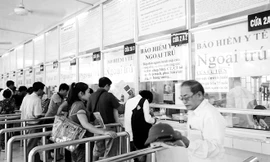 Một số Đại biểu Quốc hội kiến nghị cần nghiên cứu tăng và thêm nhiều mệnh giá thẻ BHYT