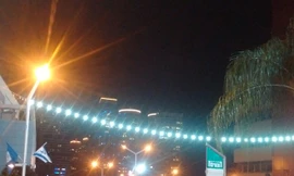 Ðường phố khu vực trung tâm Tel Aviv vắng tanh không một bóng người vào lúc 8h tối ngày thứ sáu, bắt đầu ngày lễ Shabbat hàng tuần tại Israel Ảnh: Việt Hùng