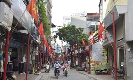 Nhiều chuyên gia cho rằng không nên mặc đồng phục cho các tuyến phố 