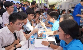 Thí sinh tham gia ngày hội tuyển sinh 2020 Ảnh: Diệp An