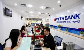 Cơ quan công an đang điều tra vụ rút tiền cho vay cầm cố tại Ngân hàng Việt Á 