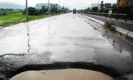 Quỹ bảo trì đường bộ không phát huy tác dụng khi chậm duy tu bảo dưỡng đường hư hỏng ảnh: hồng vĩnh