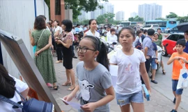 Không dễ dàng khi lựa chọn trường học đầu cấp cho con