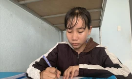 Sinh viên Đinh Thị Huệ 