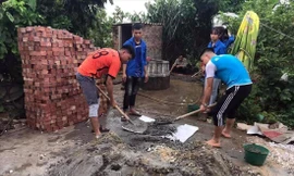 ĐVTN xây bể xử lý nước sinh hoạt cho người dân 