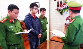 “Hiệu trưởng tự phong” Hoàng Ngọc Duy