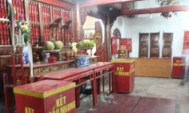 Tiền công đức: Khó nhưng không thể không quản