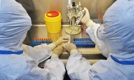 Vì sao 3 lần xét nghiệm âm tính lại mắc Covid-19?