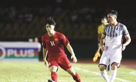 Công Phượng vẫn được HLV Park Hang Seo tin dùng dù không được ra sân nhiều tại CLB Sint-Truidense. ảnh: VSI 