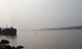 Khu vực trạm bơm thô của Nhà máy nước sạch sông Đuống lấy nguồn nước đầu vào Ảnh: Nguyễn Thắng 