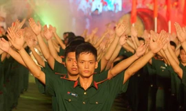 Khắc ghi lời Bác, cùng với tuổi trẻ cả nước, tuổi trẻ Quân đội xung kích đi đầu trong mọi lĩnh vực công tác để cống hiến cho Tổ quốc và nhân dân ẢNH: NGUYỄN MINH