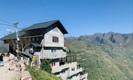 Panorama Mã Pì Lèng sau khi chỉnh sửa gây tranh cãi 