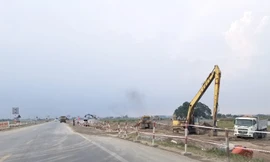 Thi công đoạn Cao Bồ - Mai Sơn, 1 trong 11 đoạn cao tốc Bắc - Nam được đầu tư bằng vốn đầu tư công 