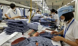 Nhiều lao động ngành dệt may đã phải nghỉ việc không lương - ảnh: p.v