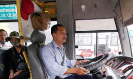 Xe buýt, một trong những dịch vụ công ích bị ảnh hưởng khi chuyển đổi cơ chế ảnh: Trọng đảng