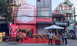 Một đại lý khai trương dưới thương hiệu Kenko 