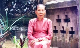 Cụ bà Lê Thị Dinh - cung nữ cuối cùng của triều Nguyễn lúc sinh thời Ảnh: TL 