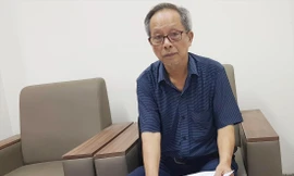 Ông Lê Đức Thắng trình bày sự việc tại báo Tiền Phong. Ảnh: K.N       