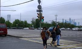 Tại các nước châu Âu, đồng hồ đếm ngược chủ yếu chỉ được lắp đặt tại các đèn dành cho người đi bộ (ảnh chụp tại Matxcơva – Liên bang Nga). Tác giả Sỹ Lực