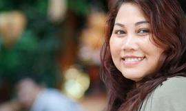 Siu Black nổi tiếng vẫn khỏa thân tắm suối