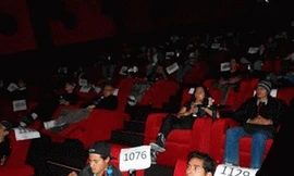 Hơn 200 giờ không ngủ chỉ để xem hết 92 bộ phim