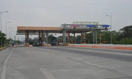 Quang cảnh trạm BOT Sóc Trăng vắng vẻ, khác hẳn với những ngày qua.