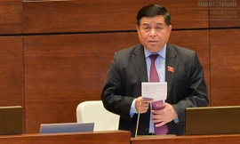 Bộ trưởng Bộ Kế hoạch và Đầu tư Nguyễn Chí Dũng vừa gửi đến các vị đại biểu Quốc hội báo cáo tình hình thực hiện nghị quyết của Quốc hội về hoạt động chất vấn