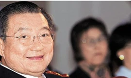 Ông chủ F&N, tỷ phú Thái Lan Charoen Sirivadhanabhakdi.