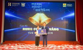 Nữ sinh trường ĐH Kinh tế - Tài chính TP. HCM tỏa sáng tại sân chơi học thuật tiếng Hàn