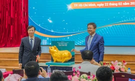 Trường ĐH Giao thông Vận tải TP. HCM phát động cán bộ, giảng viên bỏ ống heo tặng học bổng sinh viên