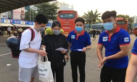 Ra quân đội hình hỗ trợ tân sinh viên từ các tỉnh về TP. HCM học tập