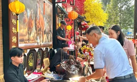 ‘Phố Ông Đồ’ tại TP. HCM: Khi người trẻ tiếp nối việc giữ gìn phong tục truyền thống