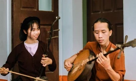 Chàng trai trẻ muốn truyền nghề hát xẩm đến mọi người