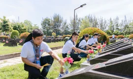 Tuổi trẻ Việt Nam tri ân các Anh hùng liệt sĩ tại Nghĩa trang liệt sĩ Rừng Sác - Cần Giờ