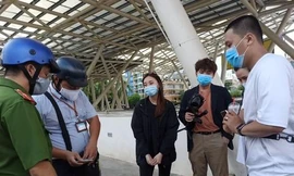 TP. HCM: Nhiều bạn trẻ bị xử phạt vì không đeo khẩu trang nơi công cộng